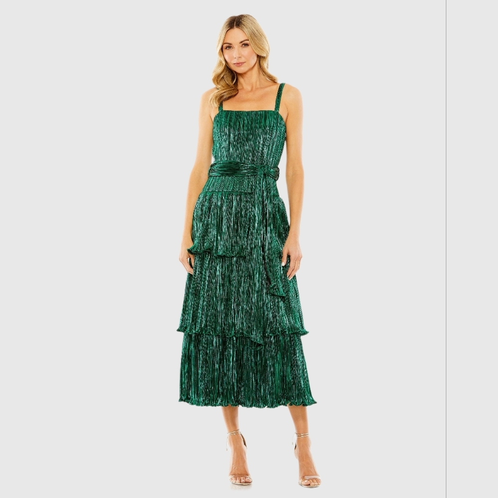 NWT Mac Duggal Green Ruffle Tiered Buckle Detail Dress